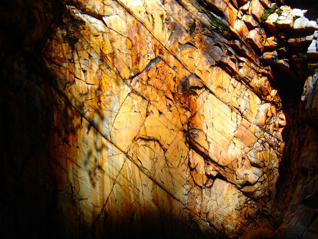 Spotlight on the smooth quartzite in Descension Gorge