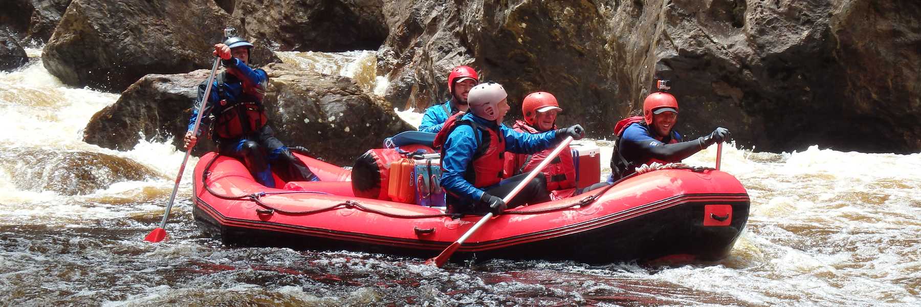 Rafting the Thunderush rapid in the Great Ravine on the Franklin River, Tasmania